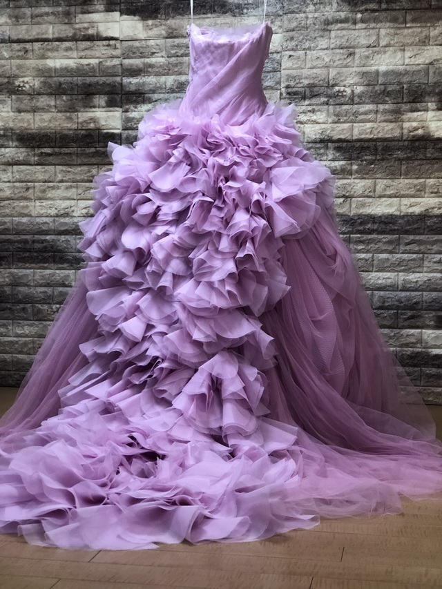 バックスタイルです。花びらの状態は良好ですのでプレスでしっかりしたハリを出す事が出来ます。