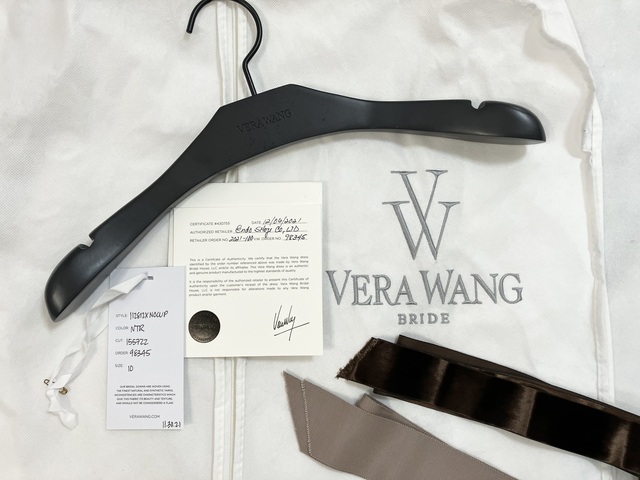 付属アイテムです。サッシュリボンにブラウンベロアがもう一本付いています。