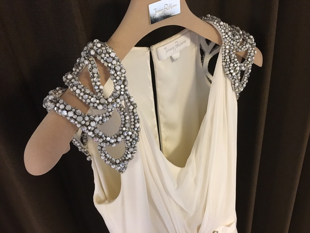 ジェニーパッカム「IVY」のドレスクリーニング(大阪府在住のお客様からのご依頼ドレス)